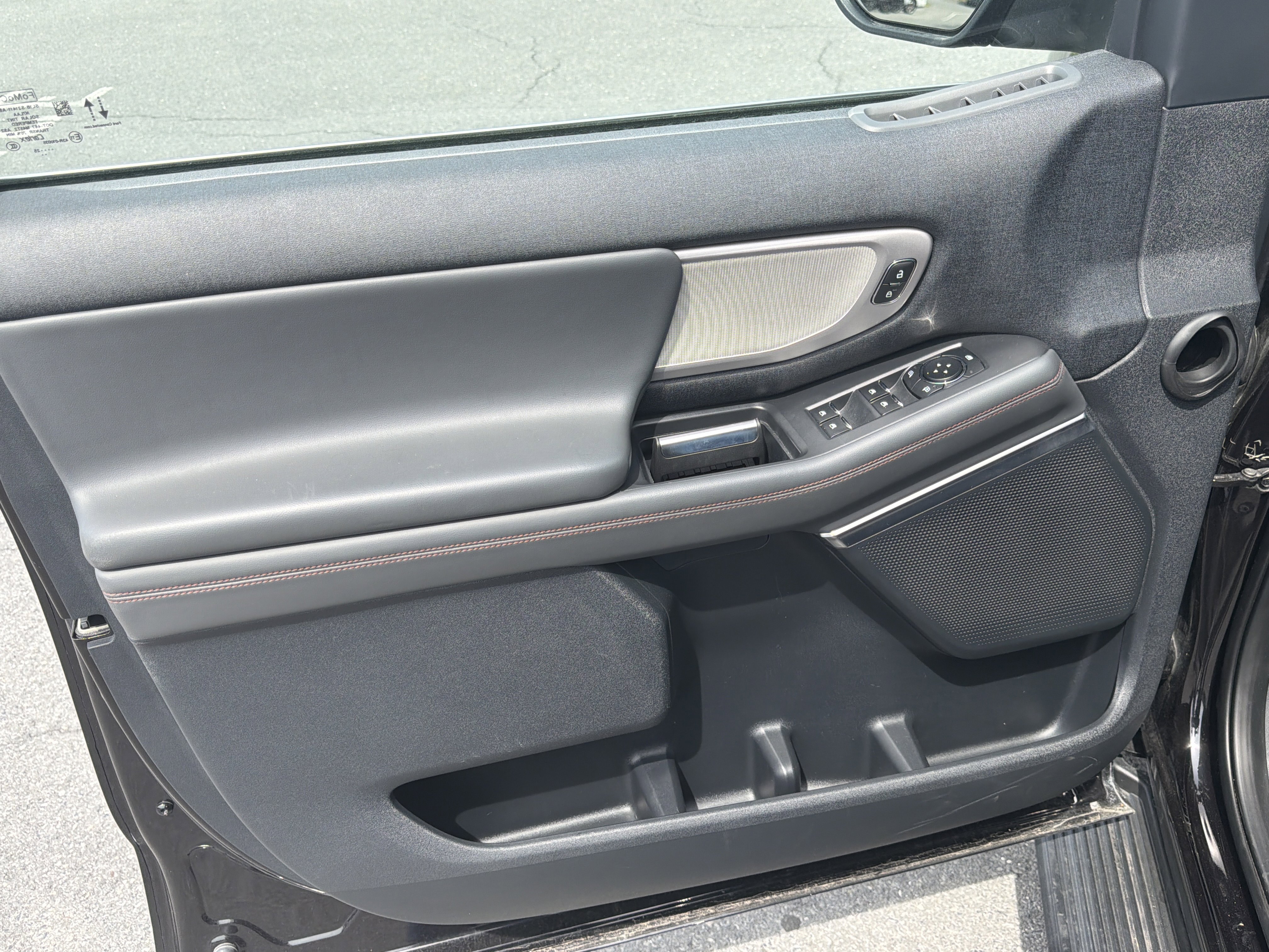 Used 2025 Ford Expedition Active AWD/4WD image 16