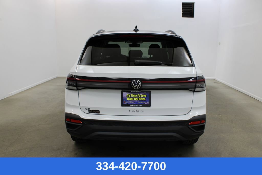 New 2026 Volkswagen Taos SE image 3