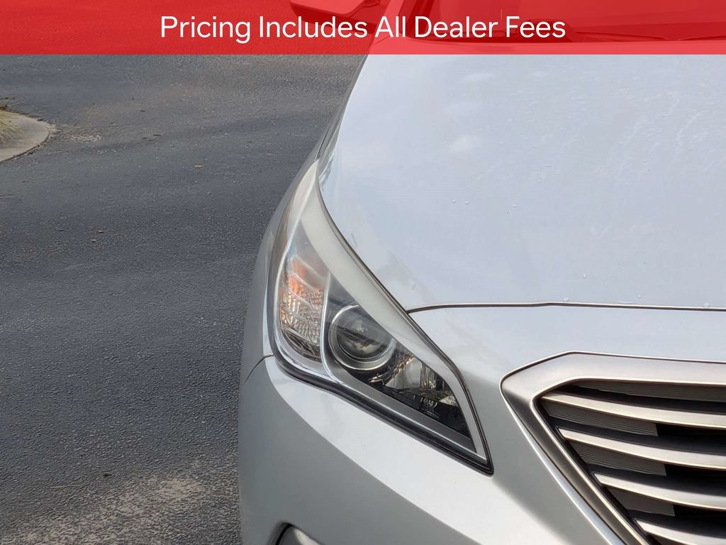 Used 2015 Hyundai Sonata SE w/ Option Group 02 FWD image 10