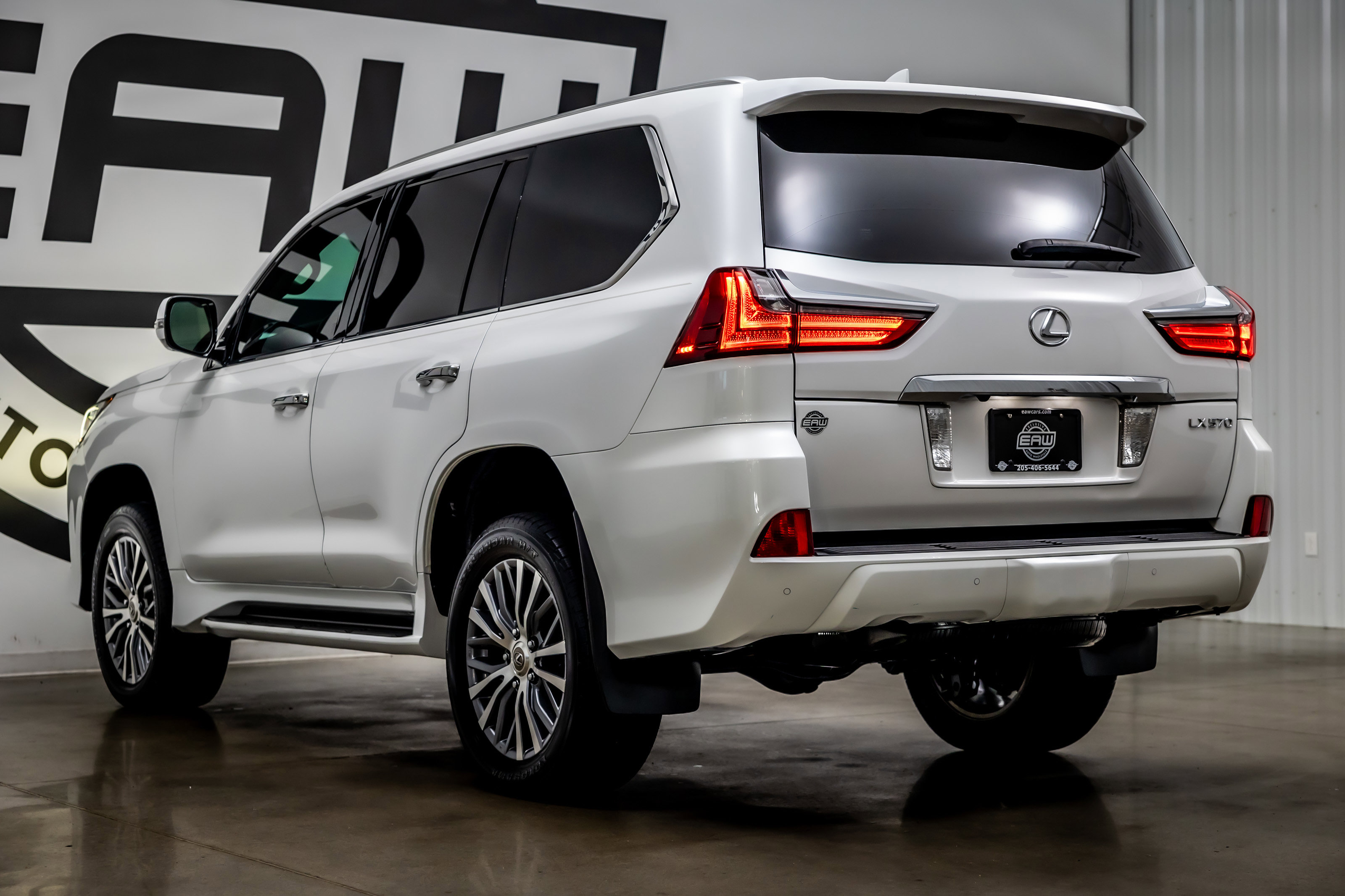 Used 2017 Lexus LX 570 4WD w/ Luxury Package image 28