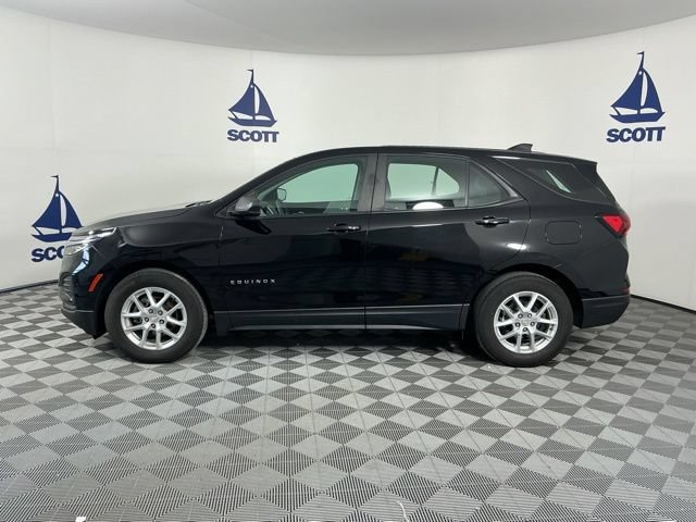 Used 2023 Chevrolet Equinox LS FWD image 4