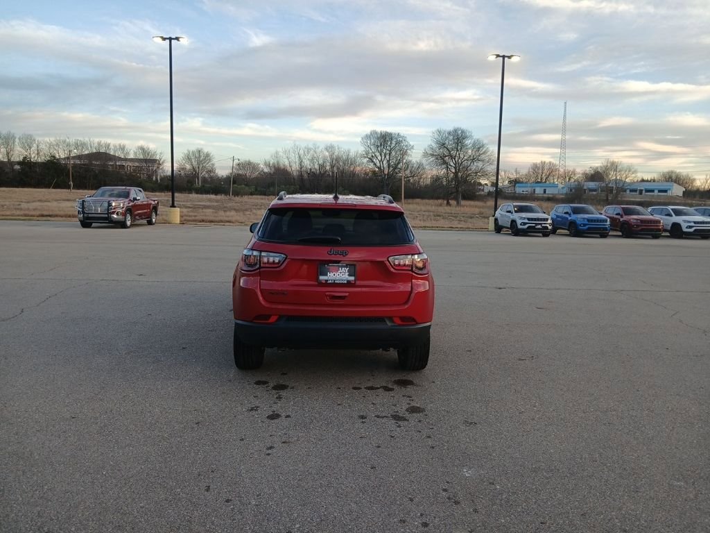 New 2026 Jeep Compass Latitude image 6