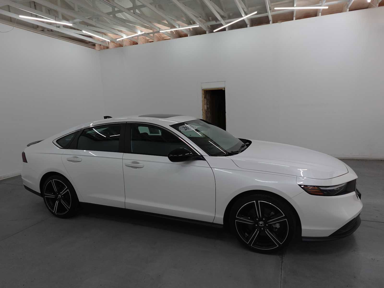 Used 2025 Honda Accord Sport image 4
