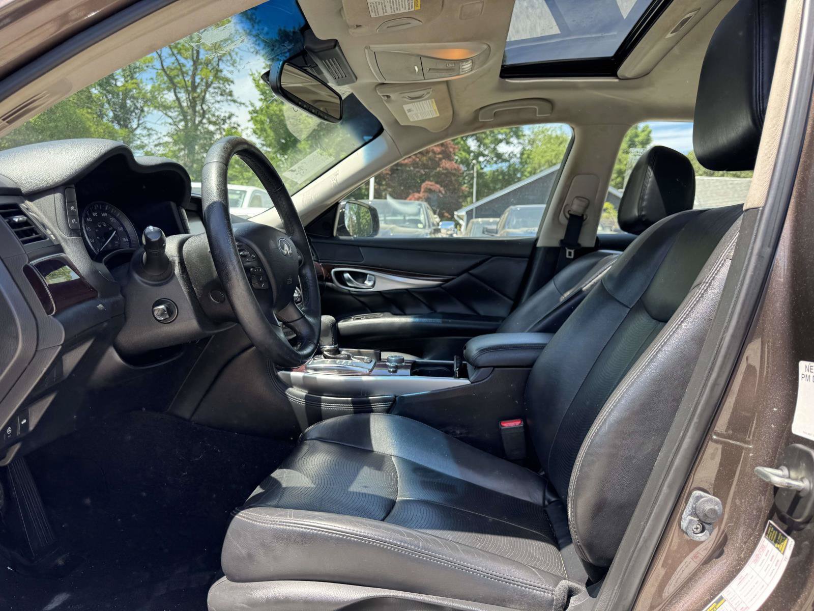 Used 2019 INFINITI Q70 Luxe AWD/4WD image 12