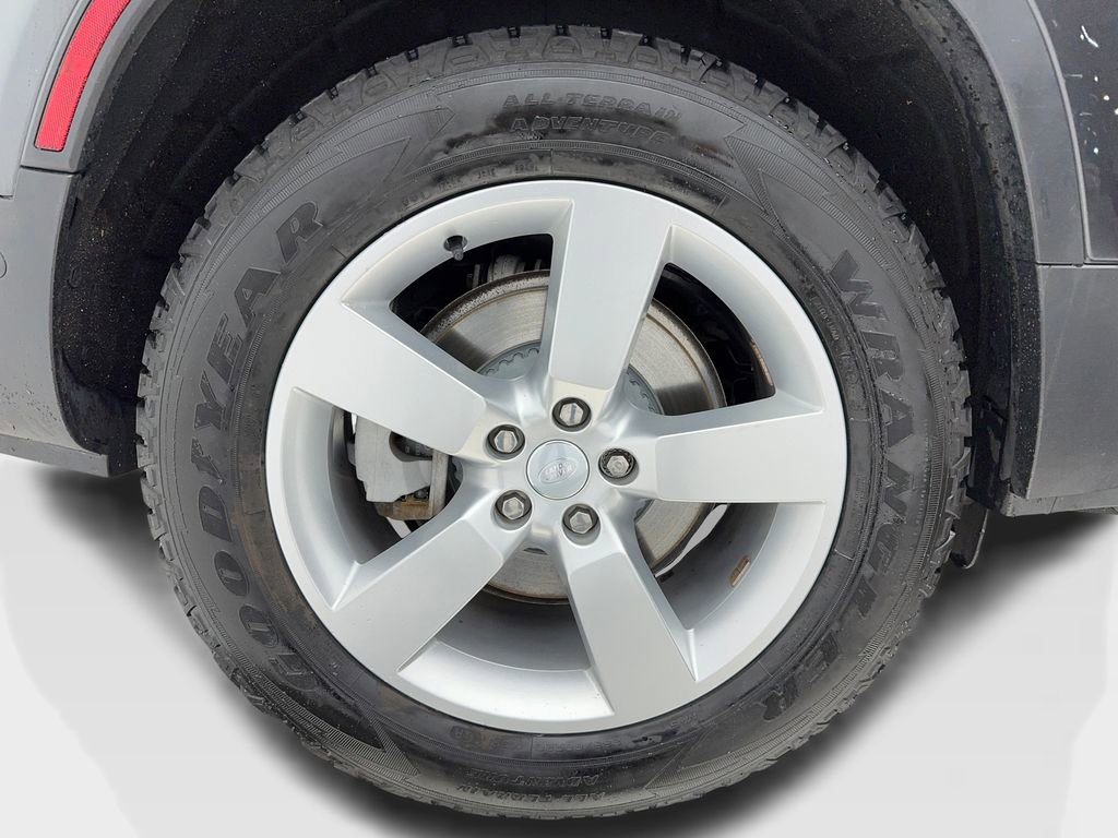 Used 2023 Land Rover Defender 130 First Edition image 50