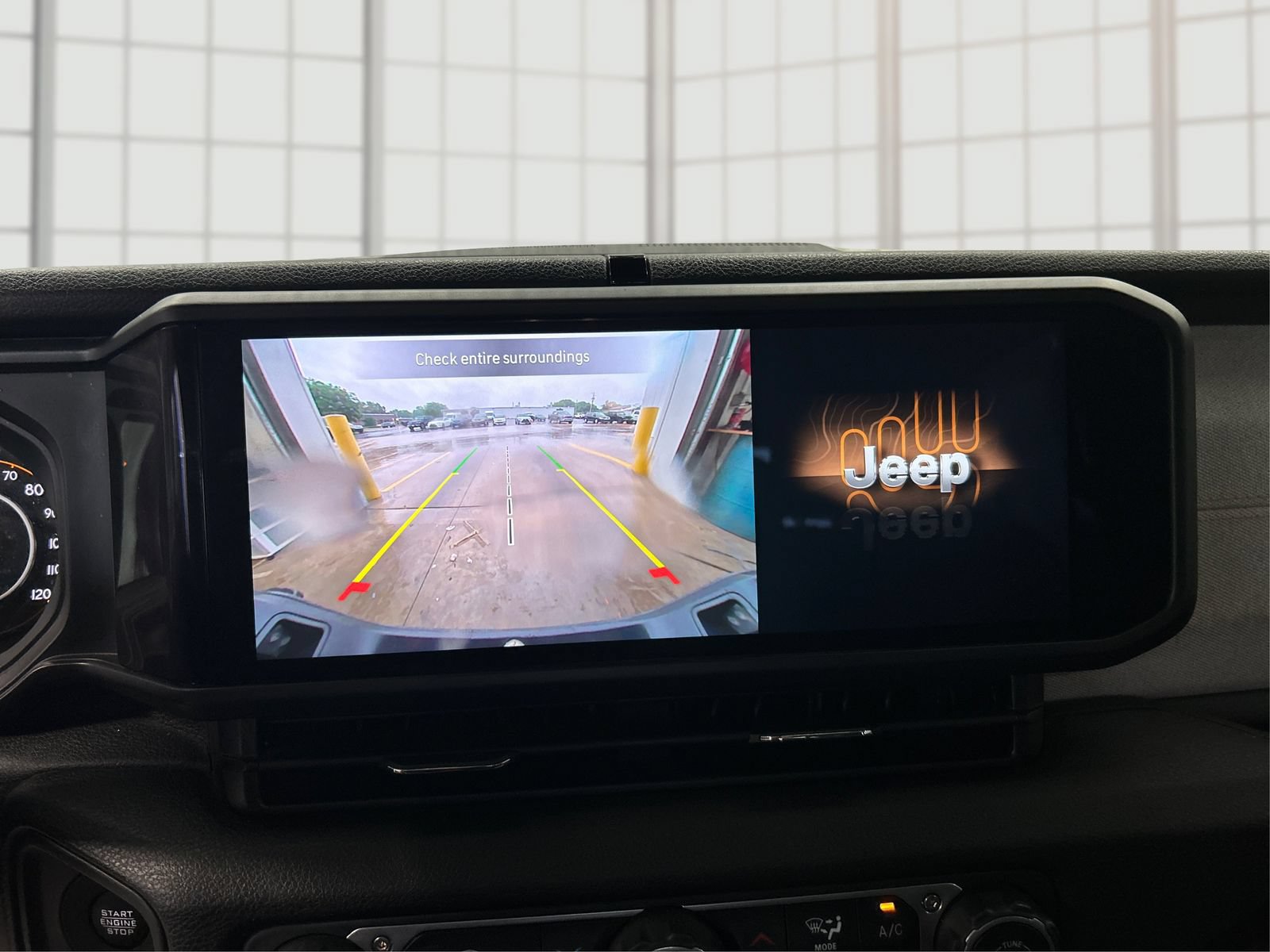 Used 2025 Jeep Gladiator Sport AWD/4WD image 25
