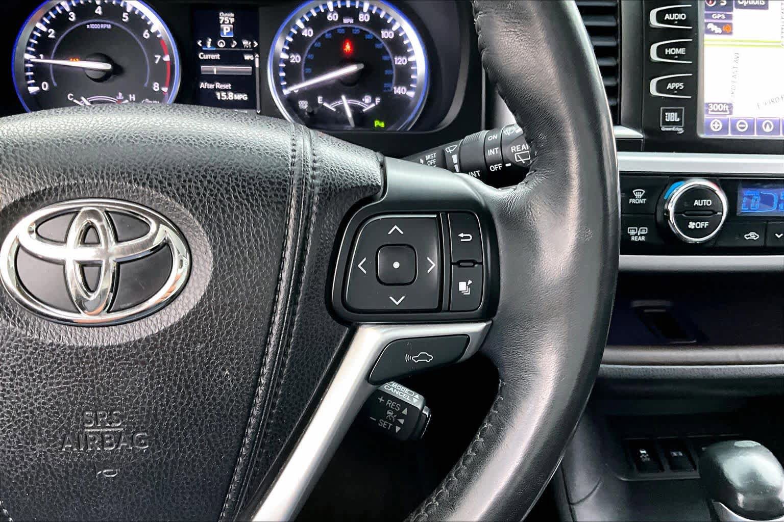 Used 2015 Toyota Highlander Limited Platinum AWD/4WD image 25