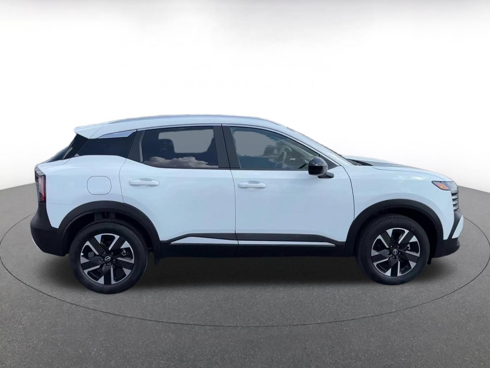 Used 2026 Nissan Kicks SV w/ Cold Weather Package AWD/4WD image 16