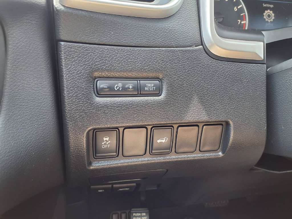 Used 2015 Nissan Murano SL w/ SL Technology Package FWD image 22