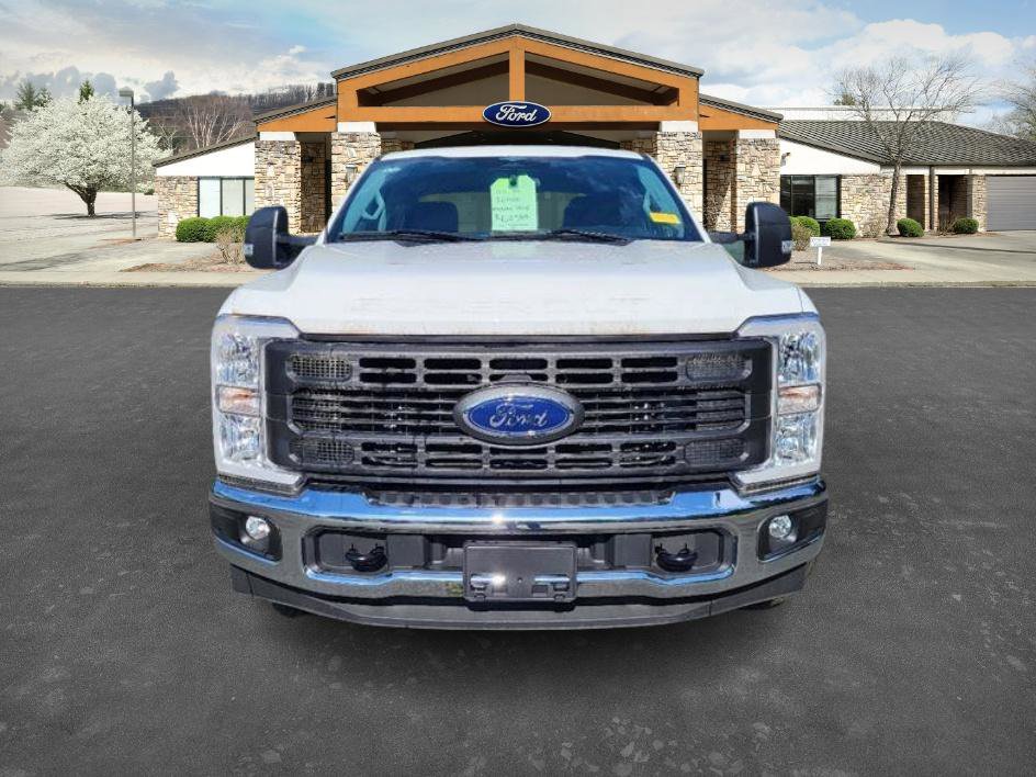 New 2023 Ford F250 XL w/ XL Chrome Package image 2