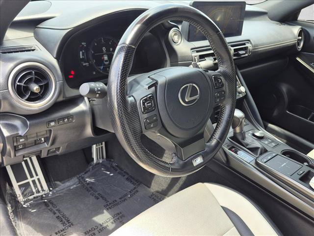Used 2022 Lexus IS 350 F Sport RWD image 10
