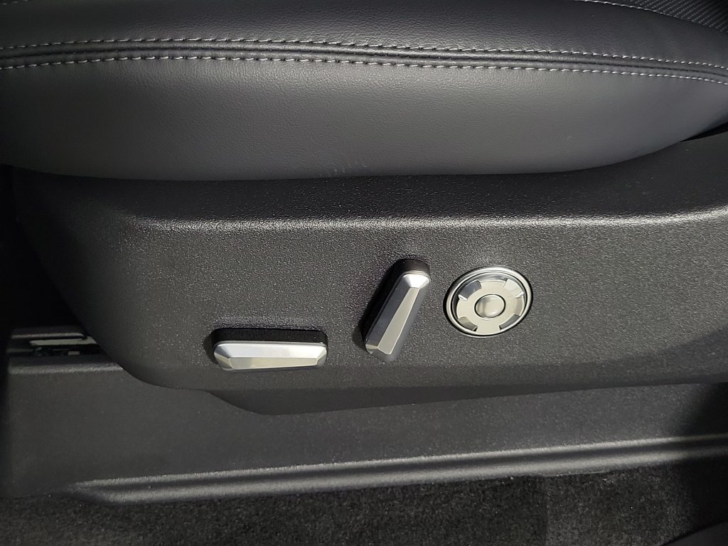 New 2027 Lincoln Navigator L Reserve w/ Jet Appearance Package RWD image 19