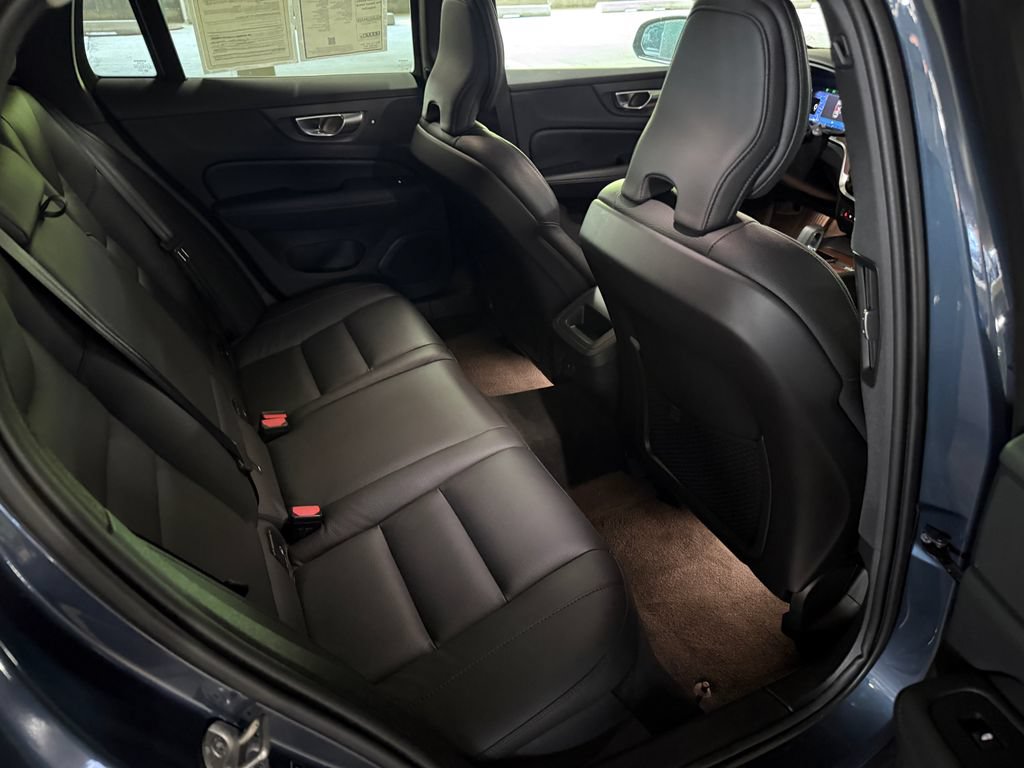 Certified 2024 Volvo V60 B5 Cross Country Plus AWD/4WD image 25
