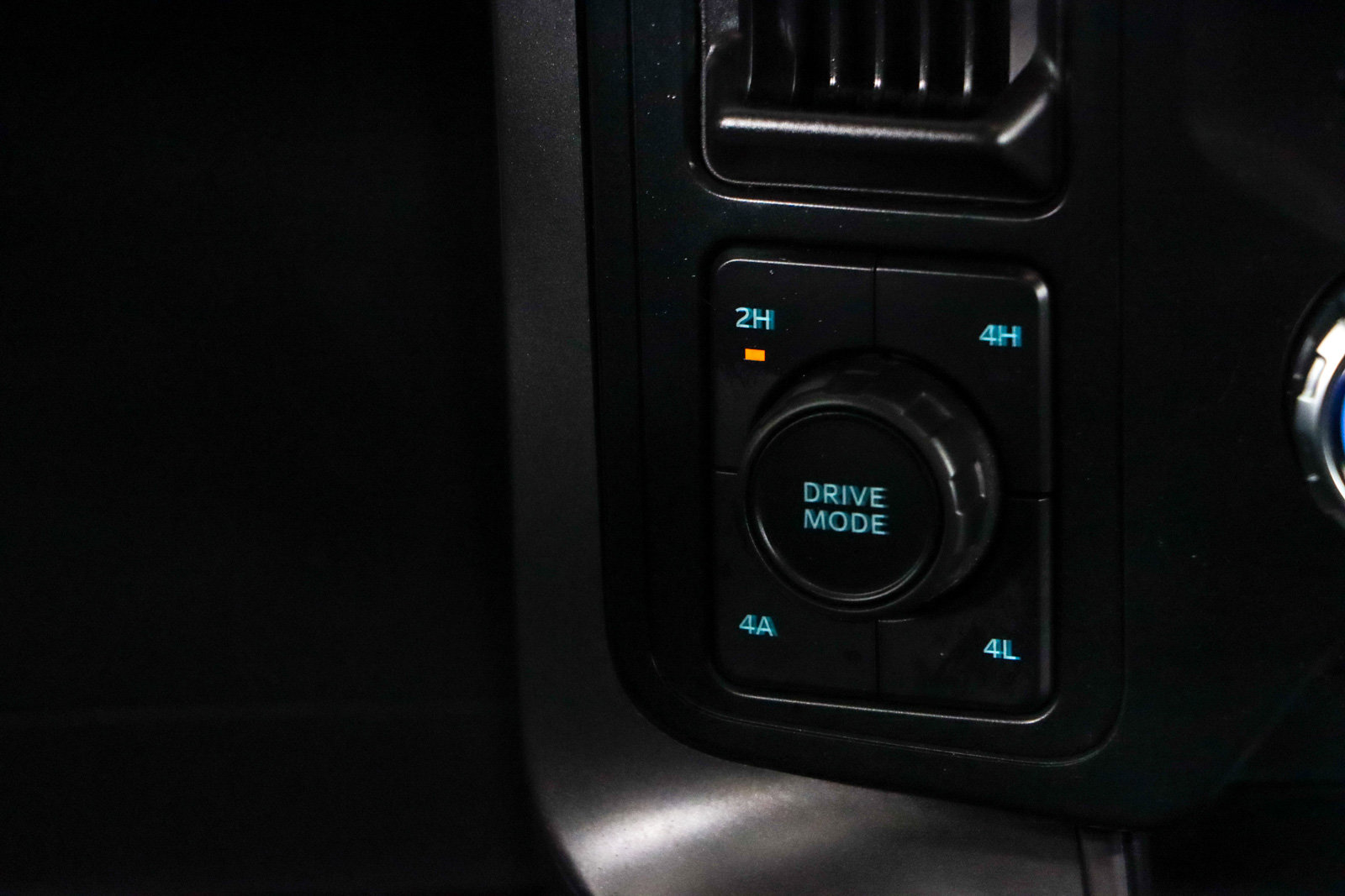 Used 2024 Ford F150 Lariat image 23