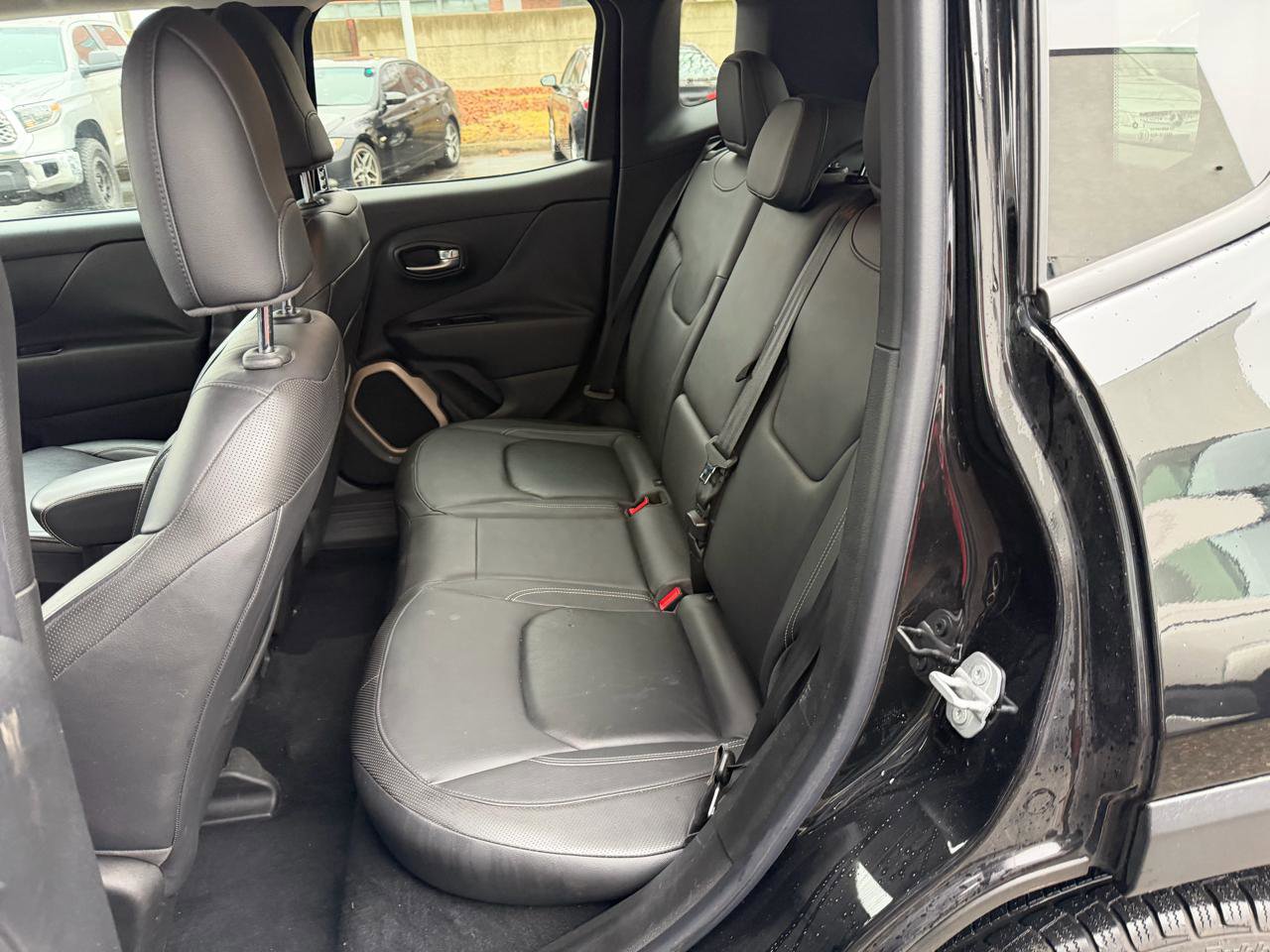 Used 2016 Jeep Renegade Limited image 14