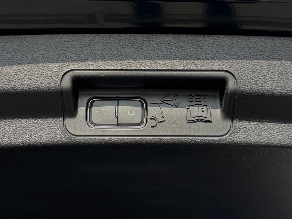 Certified 2022 Ford Explorer XLT RWD image 14