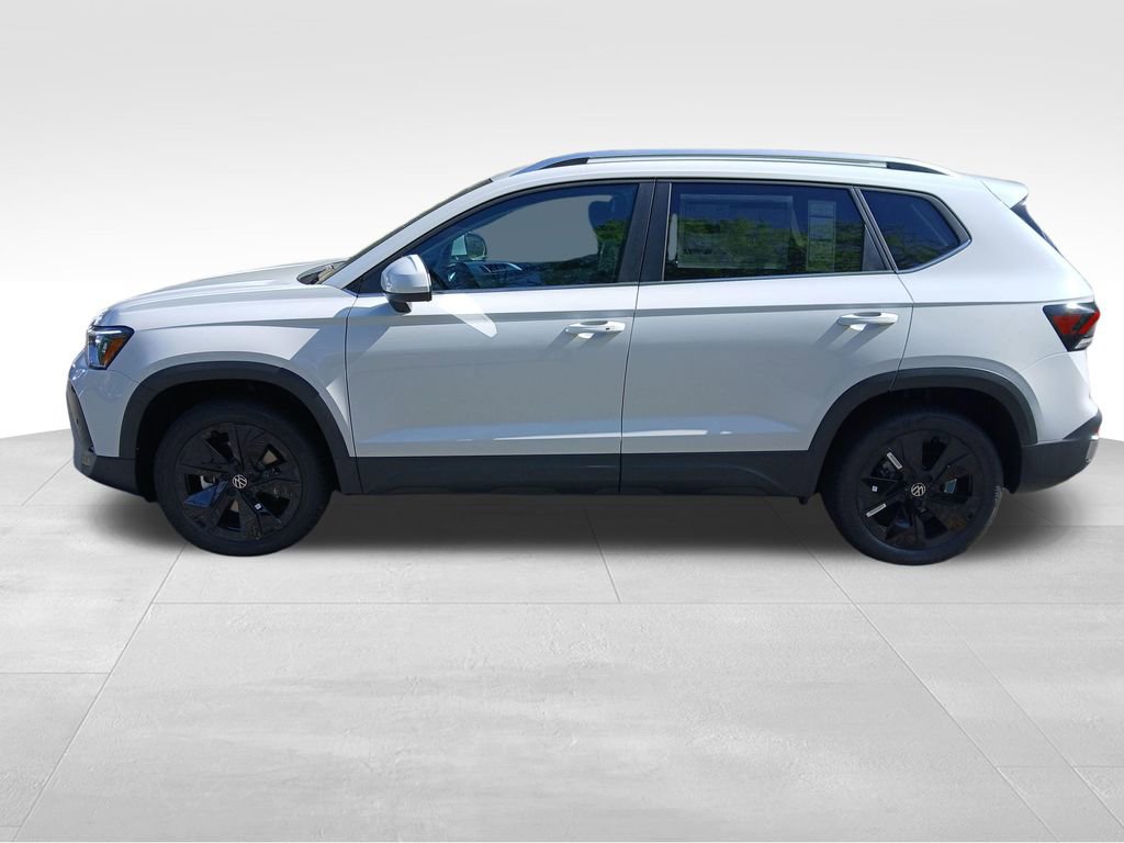 New 2026 Volkswagen Taos SE FWD image 2