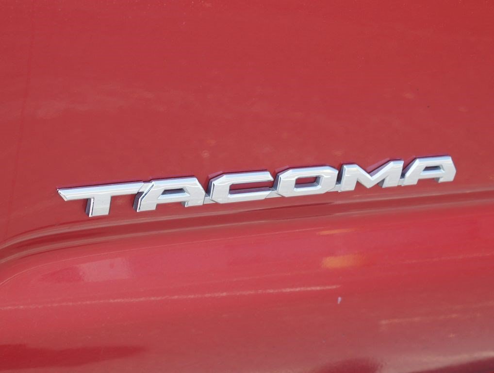 Used 2020 Toyota Tacoma TRD Off-Road AWD/4WD image 16