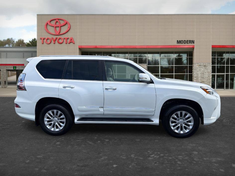 Used 2017 Lexus GX 460 Premium w/ Premium Package AWD/4WD image 4