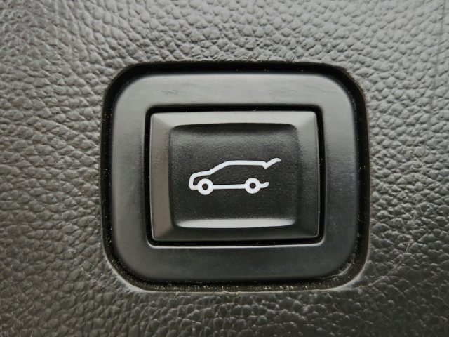 Used 2019 Chevrolet Traverse LT w/ LT Premium Package FWD image 32