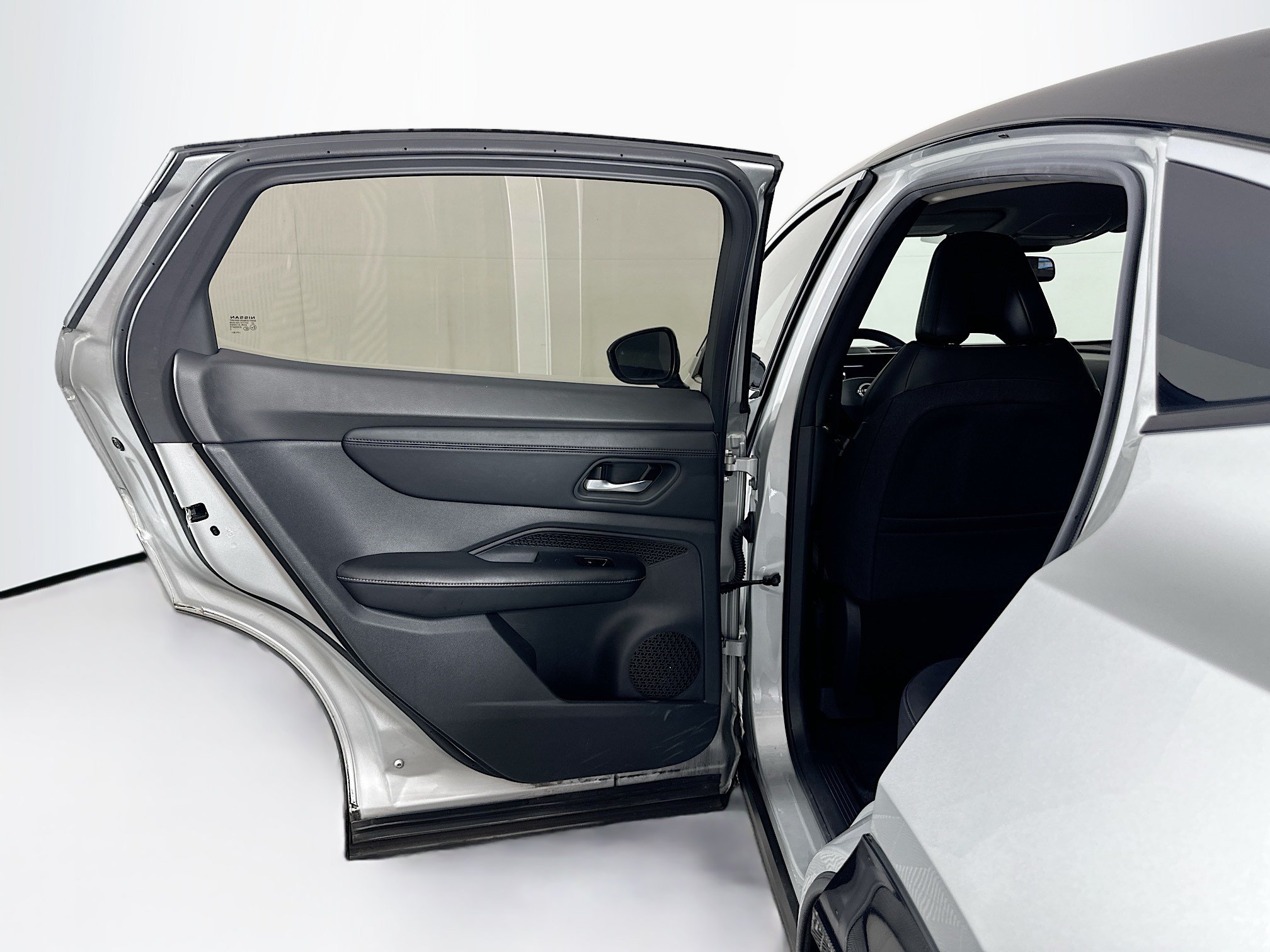 Used 2023 Nissan Ariya FWD image 26