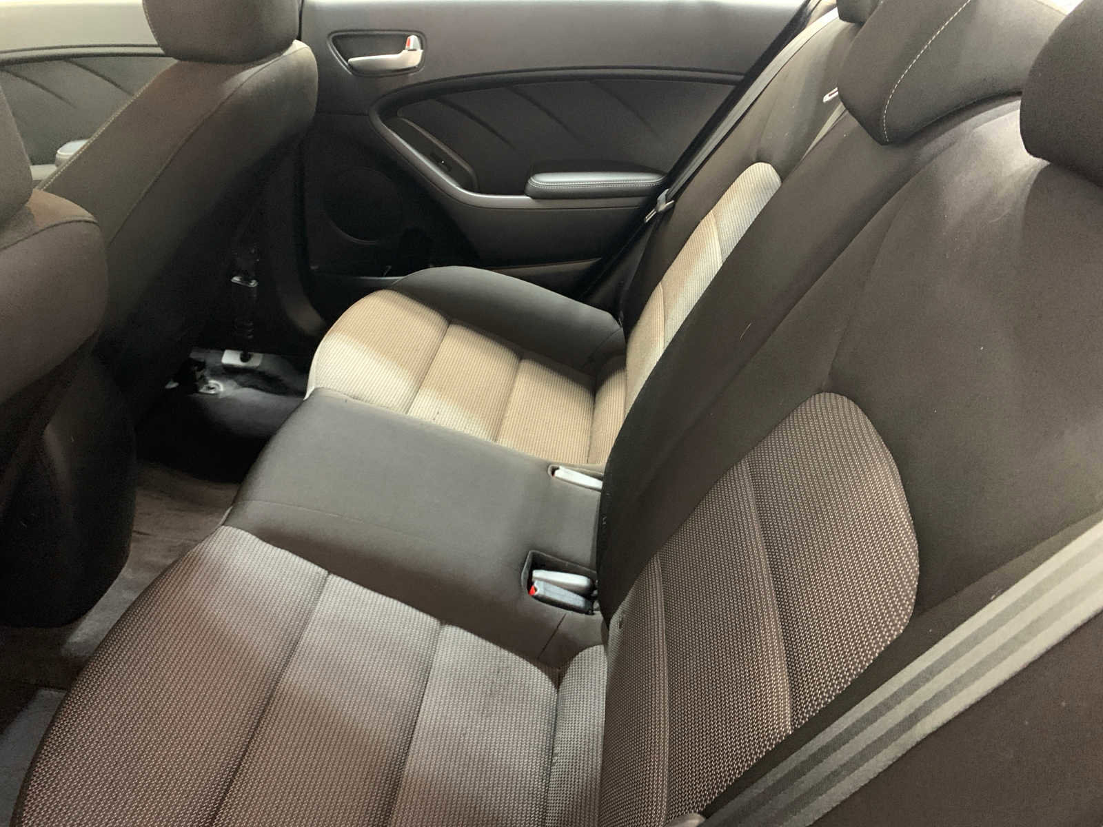 Used 2017 Kia Forte LX image 5