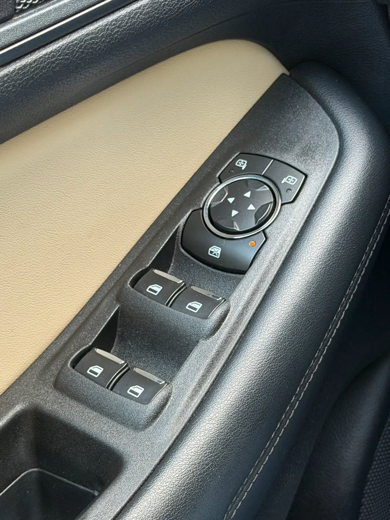 Used 2021 Ford Edge SE AWD/4WD image 25