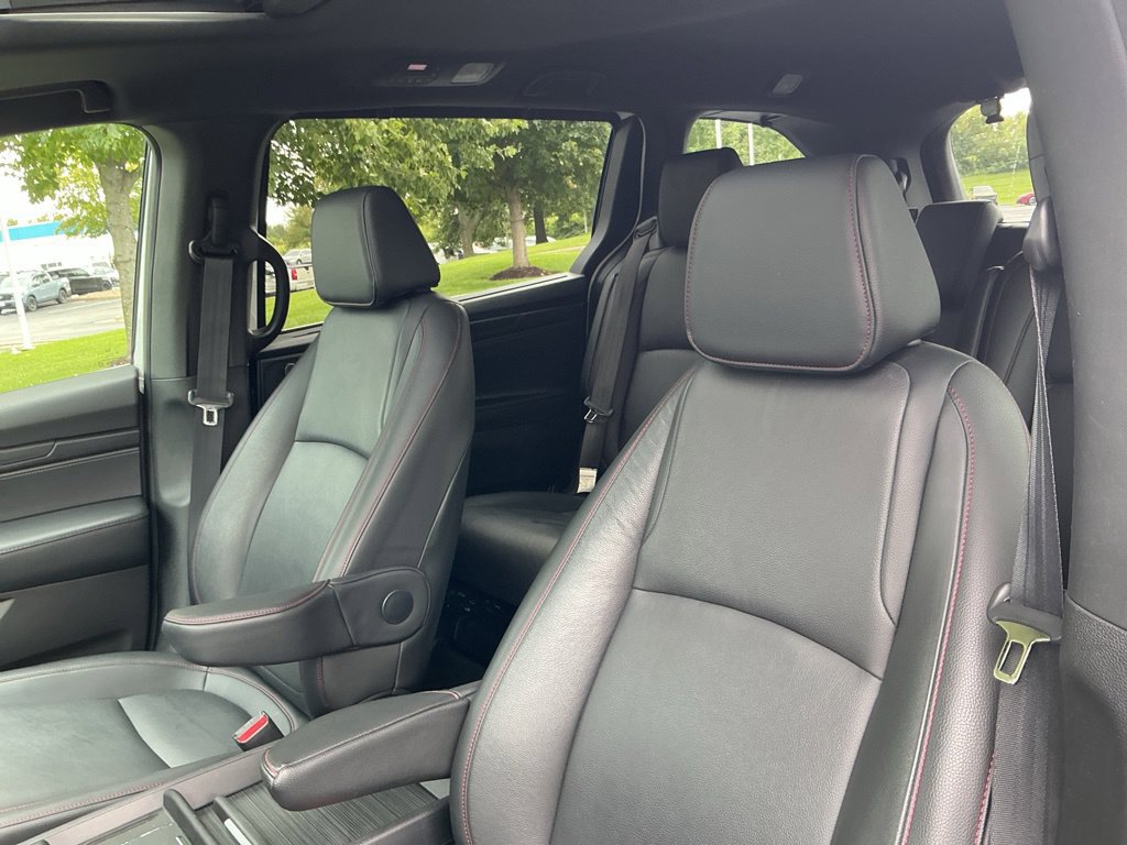 Used 2025 Honda Odyssey Sport-L image 17