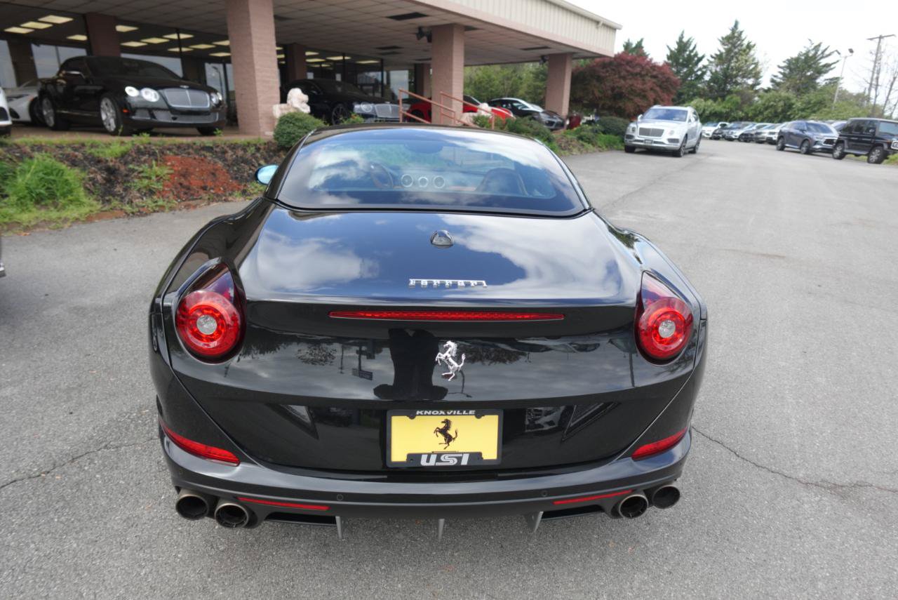 Used 2015 Ferrari California T RWD image 3