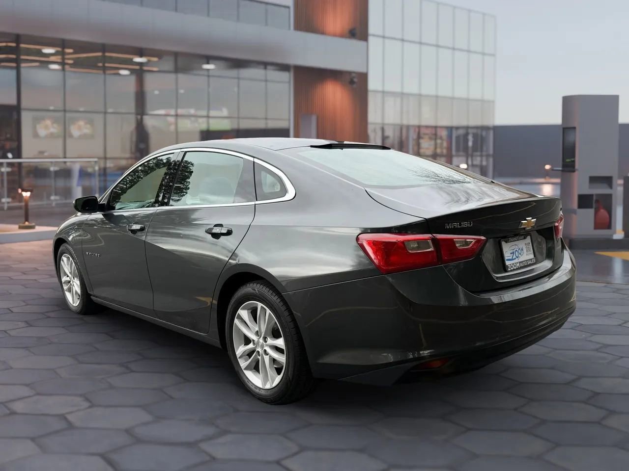 Used 2016 Chevrolet Malibu LT image 6