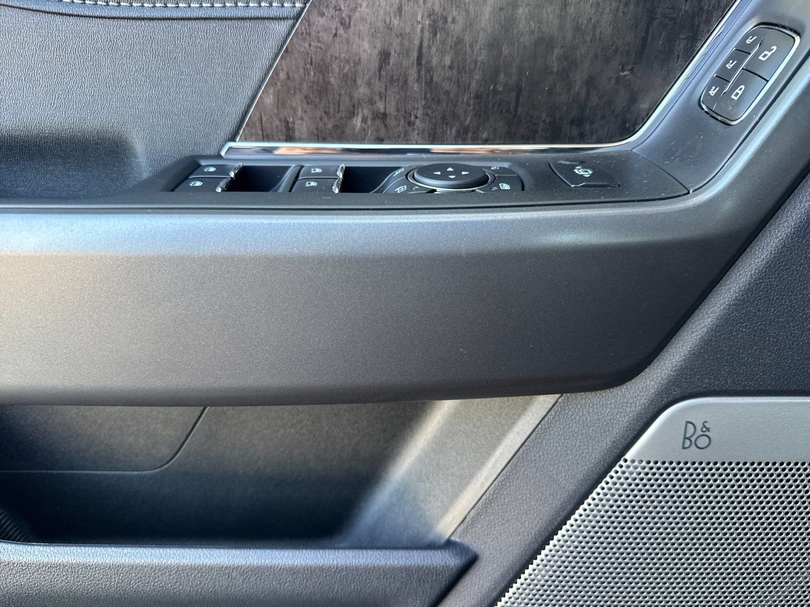 New 2026 Ford F250 Lariat w/ Black Appearance Package image 10