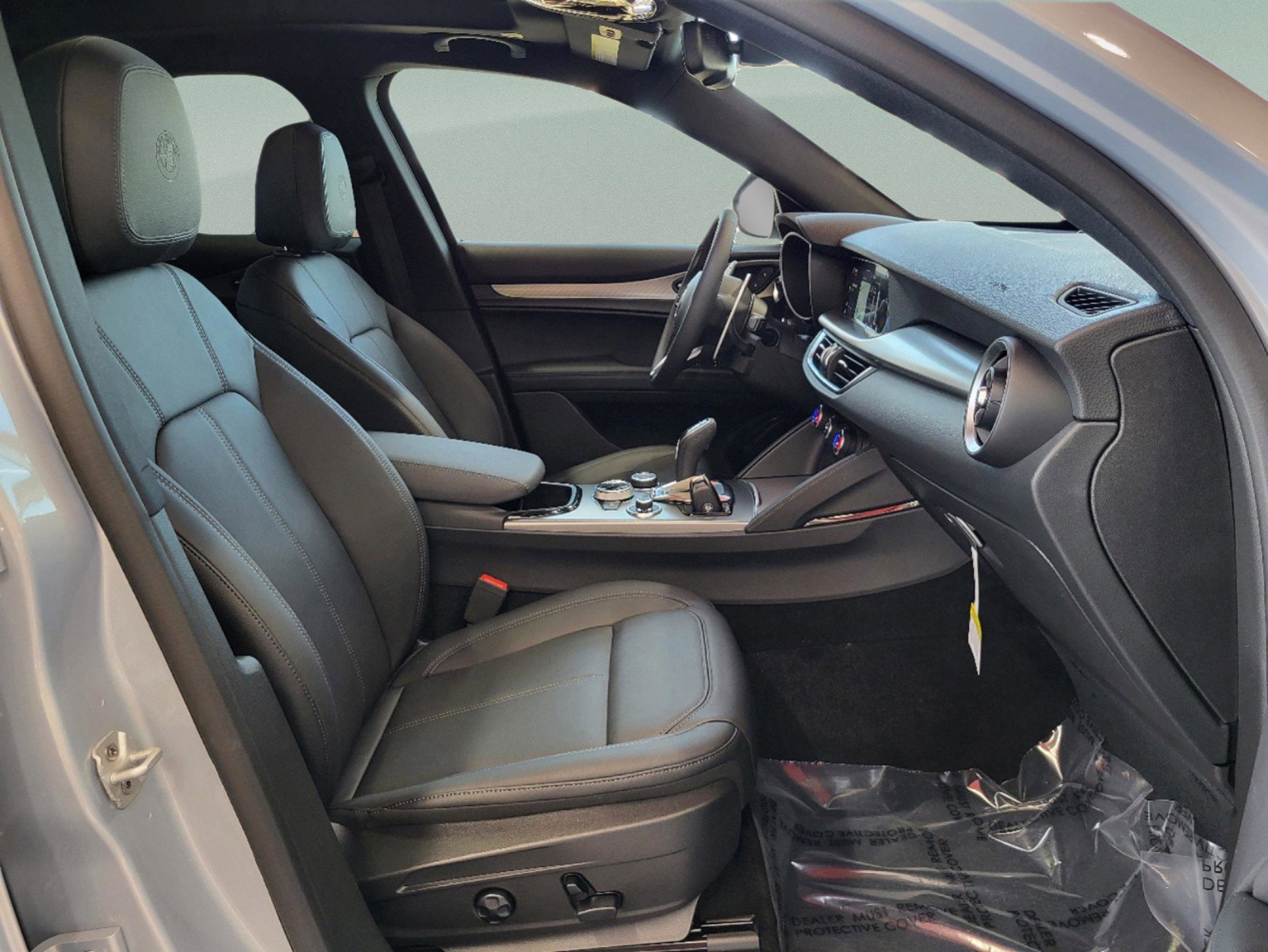 New 2025 Alfa Romeo Stelvio Sprint image 37