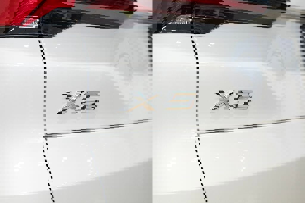 New 2026 BMW X5 xDrive50e image 10