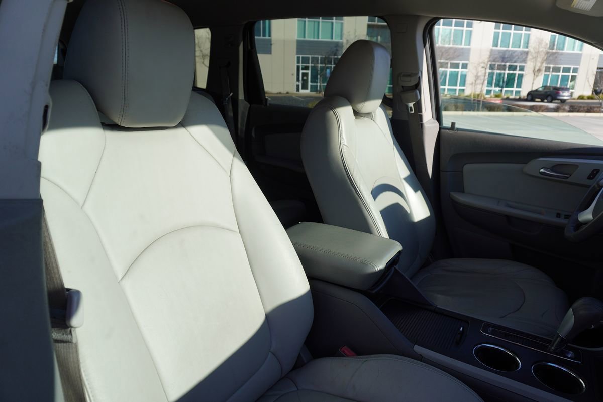 Used 2011 Chevrolet Traverse LT w/ Personal Connectivity Package image 17