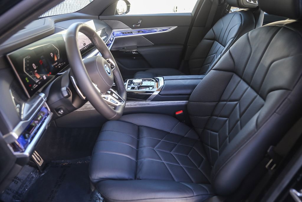Used 2026 BMW 750e xDrive w/ Premium Package AWD/4WD image 14
