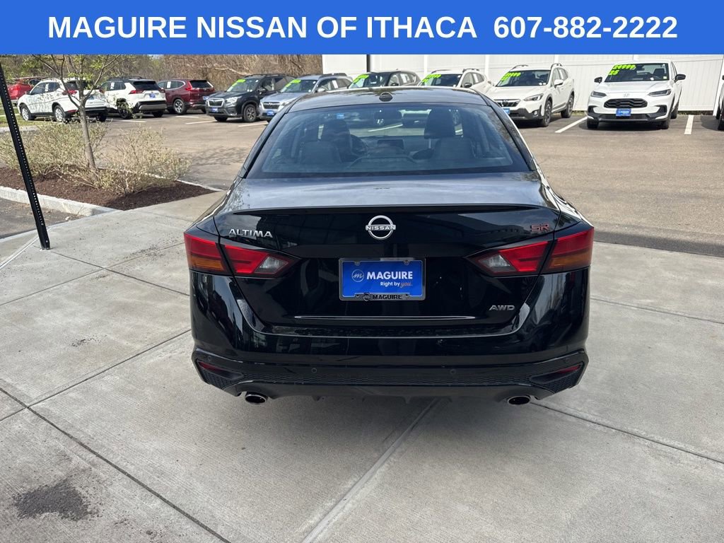 Used 2025 Nissan Altima 2.5 SR AWD/4WD image 6