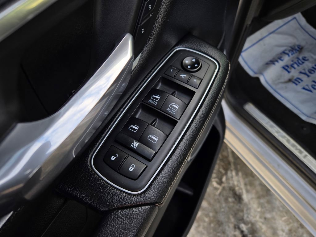 Used 2020 RAM 1500 Laramie image 10