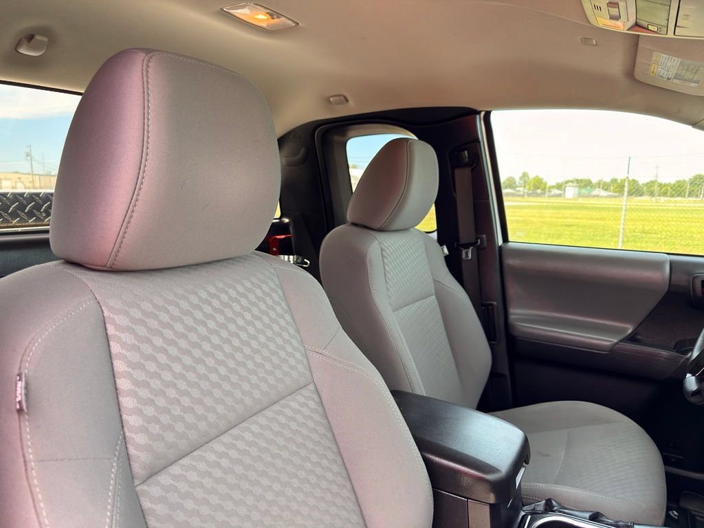 Used 2022 Toyota Tacoma SR AWD/4WD image 29