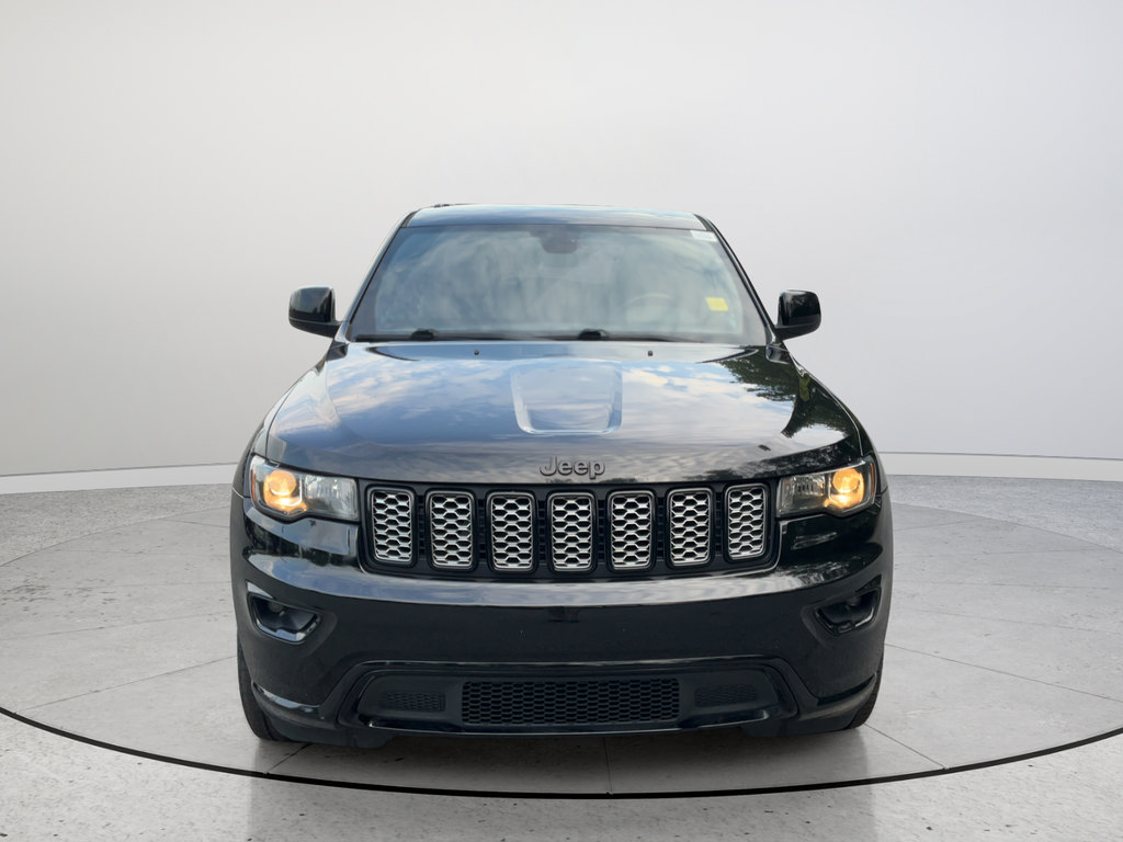Used 2018 Jeep Grand Cherokee Altitude AWD/4WD image 5