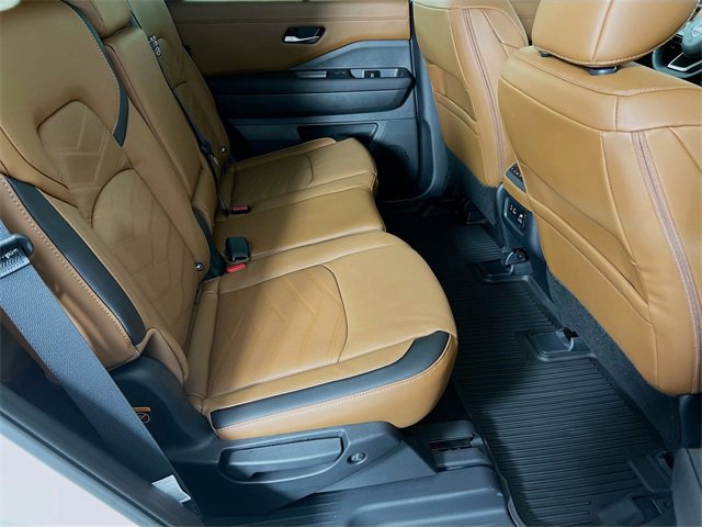 New 2025 Nissan Pathfinder Platinum w/ Cargo Package image 25