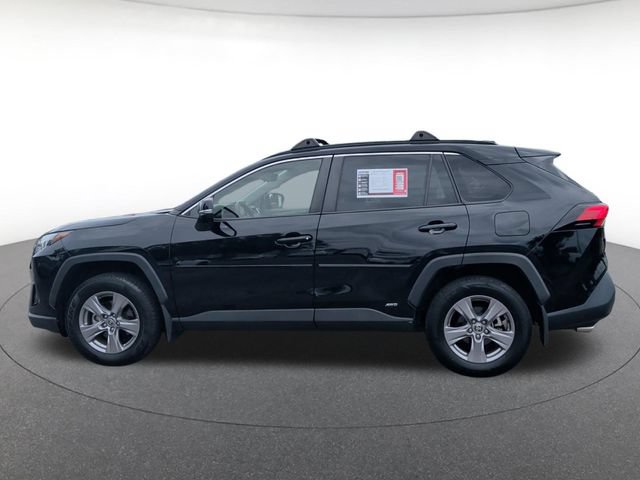 Used 2022 Toyota RAV4 XLE w/ Convenience Package AWD/4WD image 3