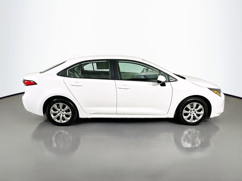 Used 2022 Toyota Corolla LE FWD image 7