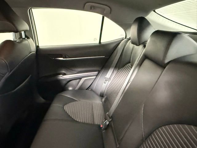 Used 2020 Toyota Camry SE w/ Convenience Package FWD image 32