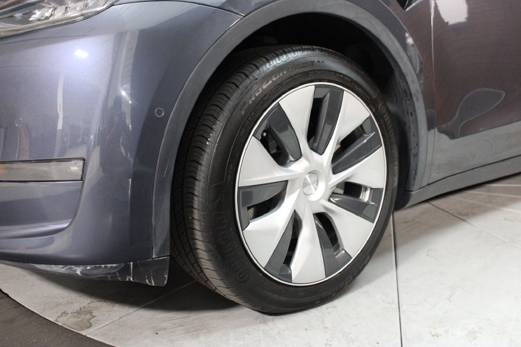 Used 2022 Tesla Model Y Long Range AWD/4WD image 10