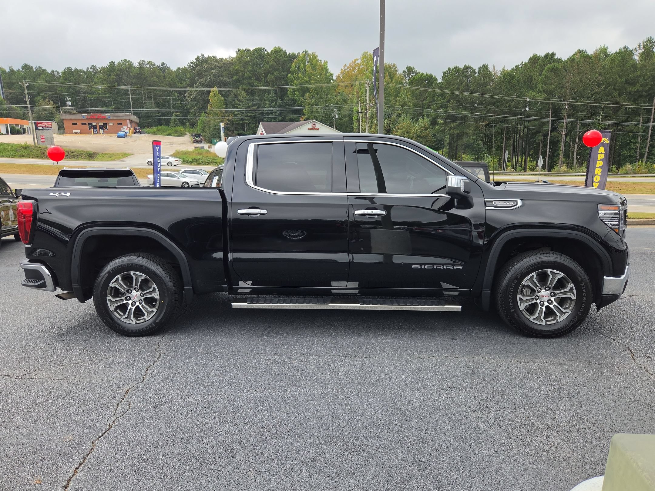 Used 2025 GMC Sierra 1500 SLT AWD/4WD image 4