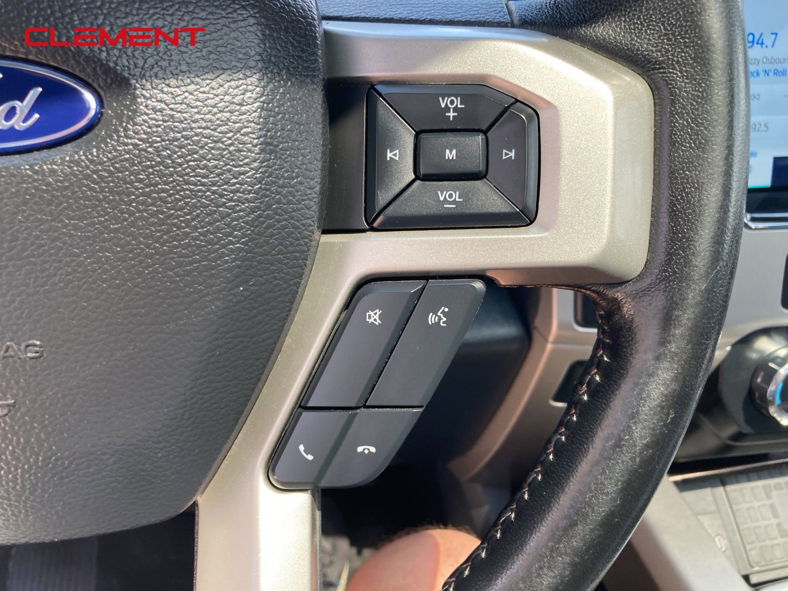 Used 2022 Ford F250 Lariat w/ Black Appearance Pkg image 10