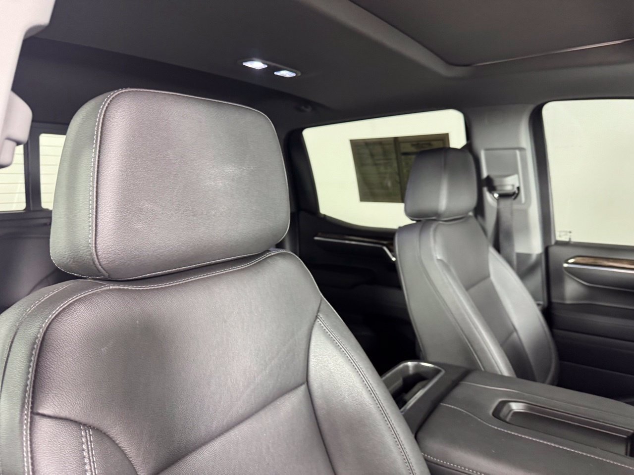 Used 2022 GMC Sierra 1500 Elevation w/ Elevation Premium Package AWD/4WD image 37