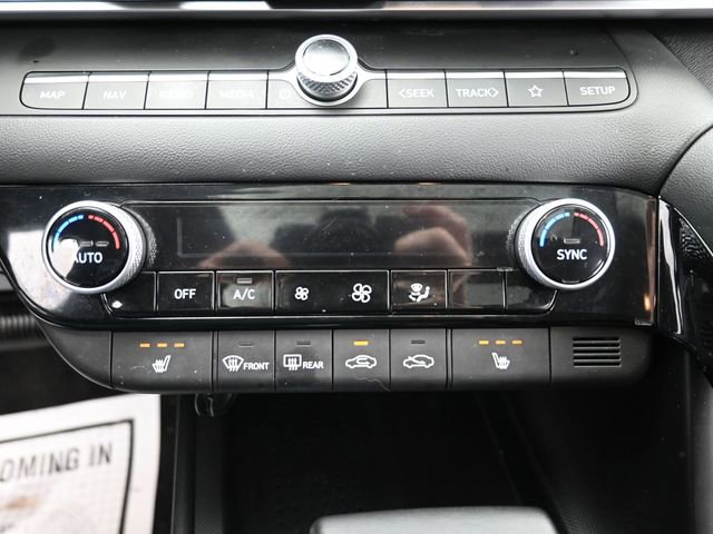 Used 2023 Hyundai Elantra Limited image 15