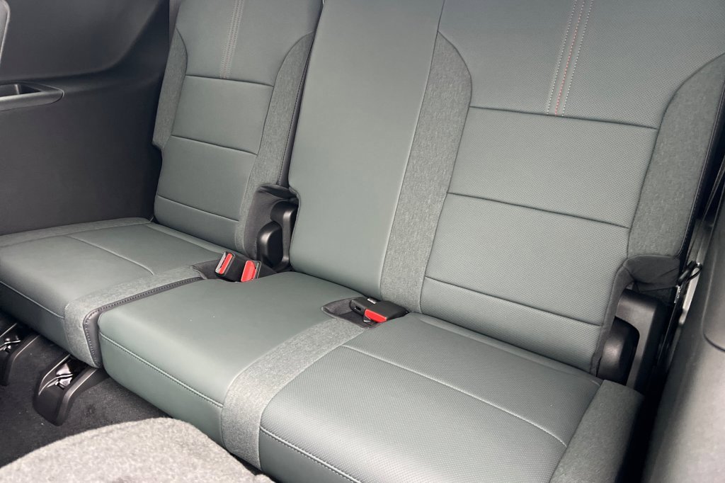 New 2026 GMC Acadia AT4 w/ Luxury Package image 12