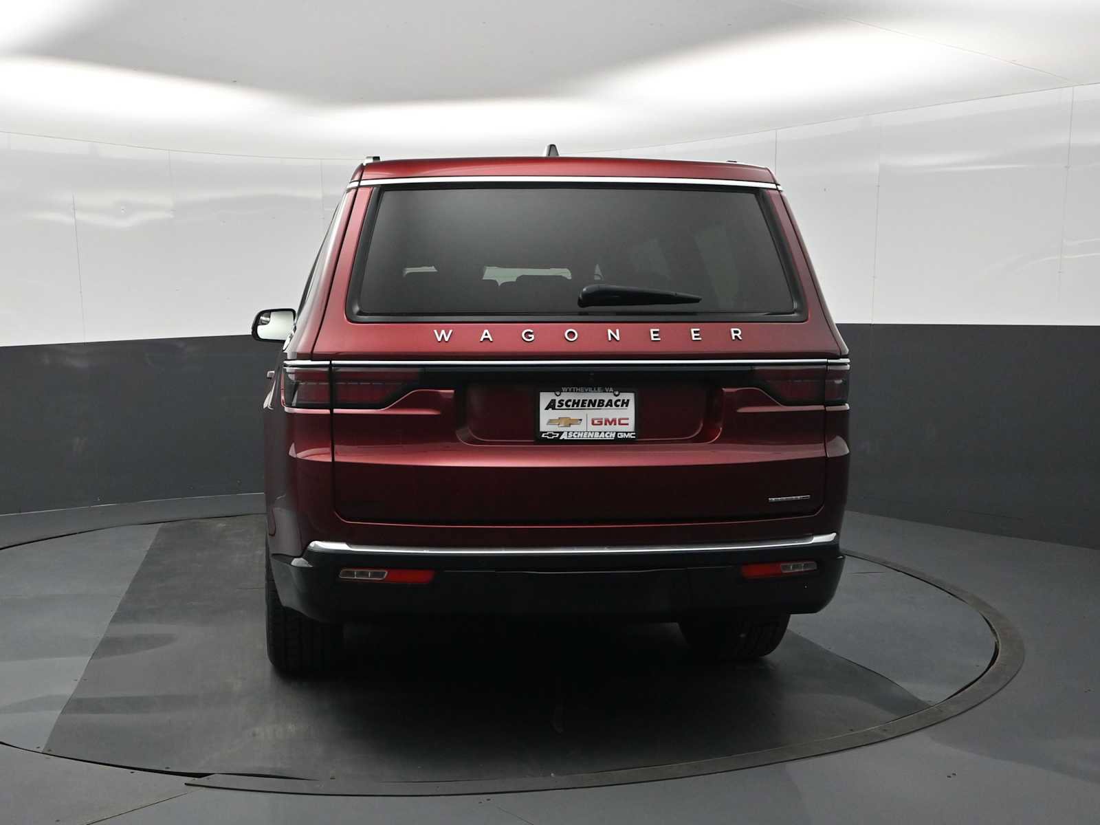 Used 2024 Jeep Wagoneer Series II w/ Flexible Seating Group AWD/4WD image 8